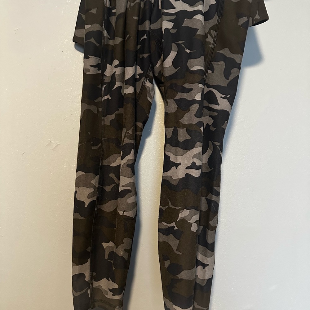 Camo Leggings - Black & Gray Print
